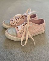 Turnschuhe Gr 30 Stoffschuhe Halbschuhe Glitzer rosa Niedersachsen - Jesteburg Vorschau