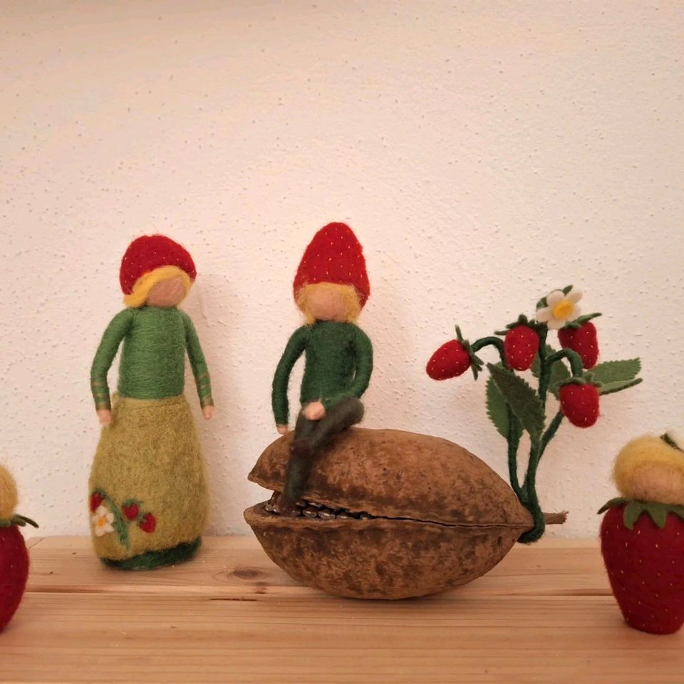 Filzfigur Erdbeerfamilie zusammen oder einzelne Figuren in Heidesheim