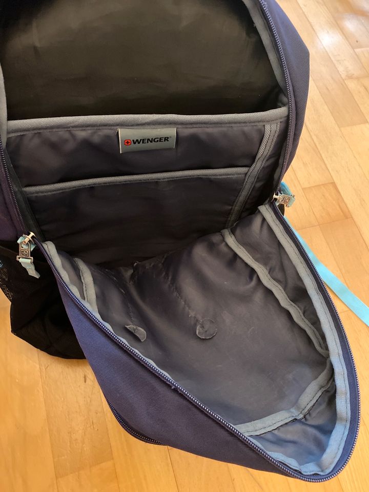 Blauer Rucksack von Wenger in Berlin