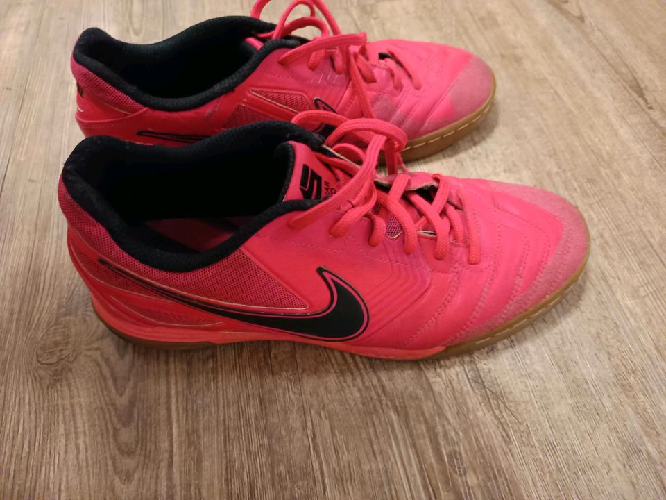 Nike Pink Sportschuhe Neon 41 unisex in Saarburg