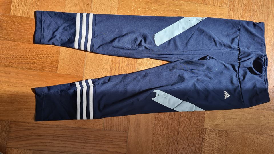 Adidas Sporthose Leggins Gr. 128 / 13434 in Berlin