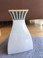 Vase von Hutschenreuther (Dreieckvase) Nordrhein-Westfalen - Höxter Vorschau