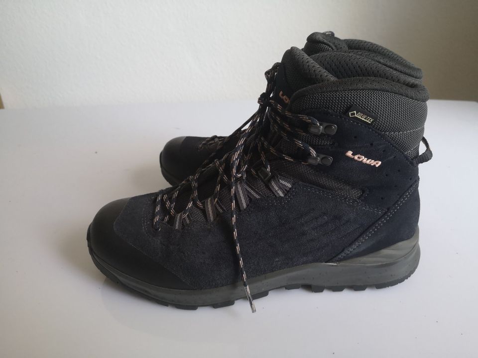 Damen Wander Schuhe Boots LOWA EXPLORER GTX Gr 41 blau Leder in Erkrath