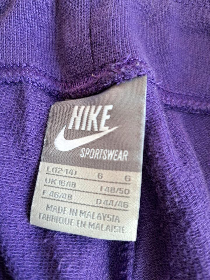 Nike lila Sporthose ¾ 44/46 in Dietmannsried