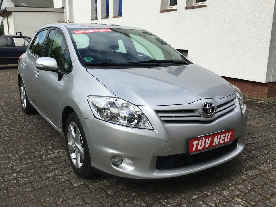 Toyota Auris 1.6 Edition*TÜV NEU*erst 94tkm*Anhängerkupplung in Gelnhausen