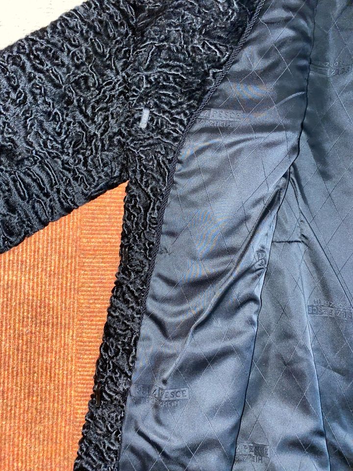 Persianerjacke schwarz Kürschnerarbeit Länge 75cm in Nagold