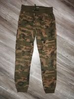 Jogginghose Primark Gr. 146 Tarnoptik khaki Sachsen-Anhalt - Bitterfeld Vorschau