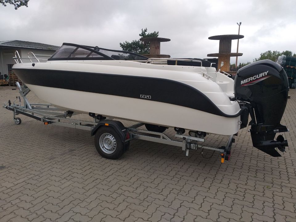 Motorboot Sportboot 6020 Bowrider Mercury 150 PS + Trailer Neu in Hohen Wangelin