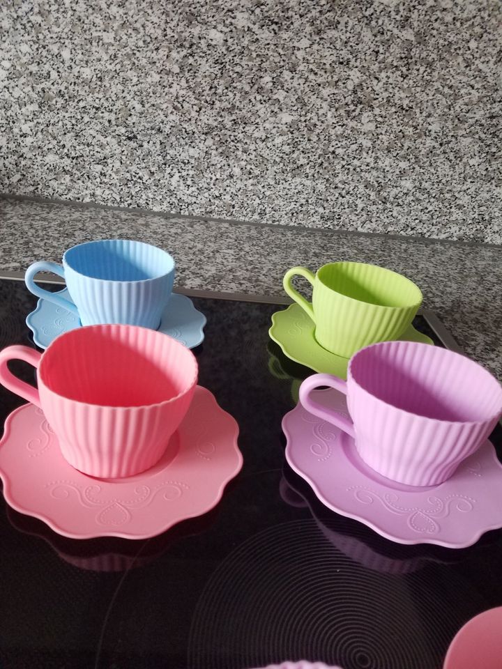 Muffinform oder Cup Cake Set Silikon Tassen, Teller in Delitzsch