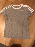 graues Adidas Tshirt Bayern - Erding Vorschau