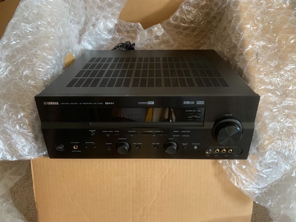 Yamaha RX-V 750 AV Receiver in Neumünster