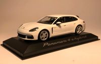 Porsche Panamera Sport Turismo 4 e-hybrid, weiß, OVP, 1:43 Hessen - Dietzenbach Vorschau