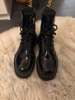 Dr. Martens Lack Plateau Stiefeletten neu, Größe 39 Hessen - Petersberg Vorschau