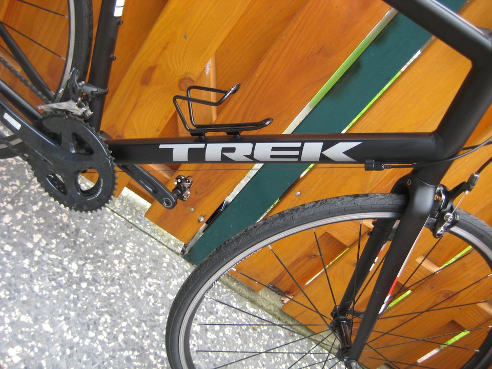 Rennrad "Trek 1.2C (Einsteigermodell) schwarz-matt in Apen