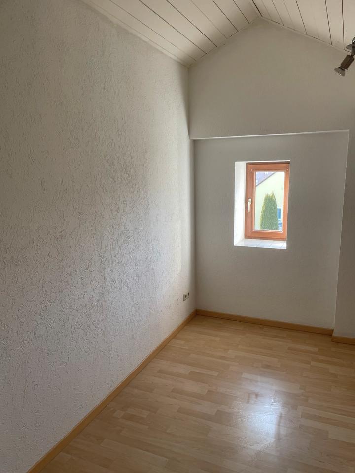Helle 4-Zi. DG-WHG in Painten (95qm) – vermietet & provisionsfrei in Kelheim
