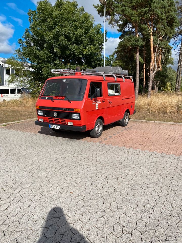 VW LT 31, ehemalige Feuerwehr, Camper Ausbau ohne Dachzelt in Hamburg