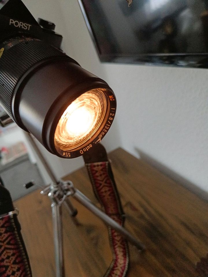 Spiegelreflex Kamera Umbau auf Lampe/ Stehlampe mit Stativ in Oberhausen