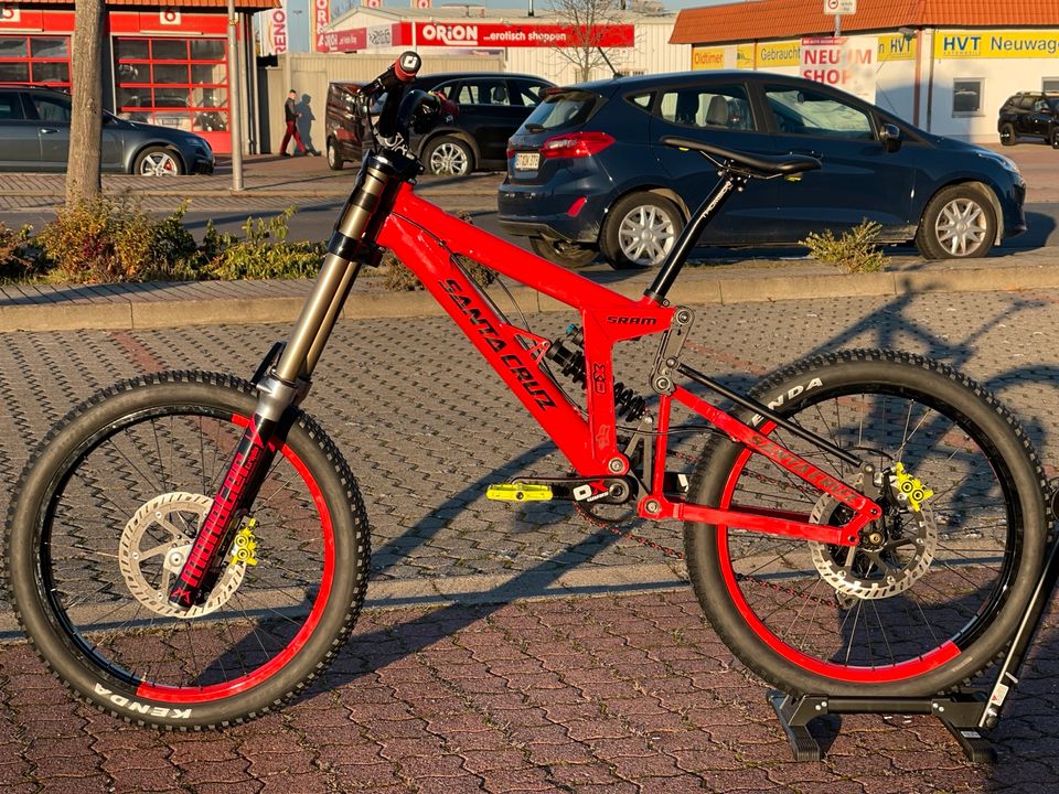 Santa Cruz V10 MK1 Marzocchi Monster SRAM Chris King Magura Kult in Leipzig