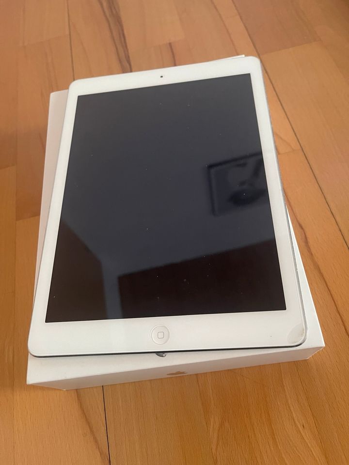 Ipad Air, A1475, 1. Generation, 32 Gb, Wifi, Cellular, Silver in Bielefeld