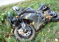 Suche Yamaha R6 RJ 15 RJ 27 defekt Unfall Niedersachsen - Bohmte Vorschau