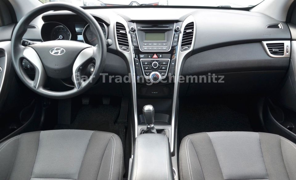 Hyundai i30 cw 1.4 Klima Tüv neu Reifen neu in Chemnitz