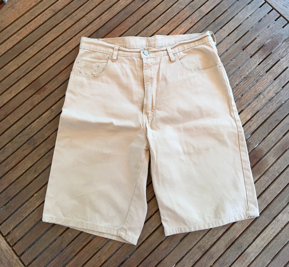 Herren - Bermudas / Shorts / Sommerhose / Hose - Gr. 33 / L in Nienstädt