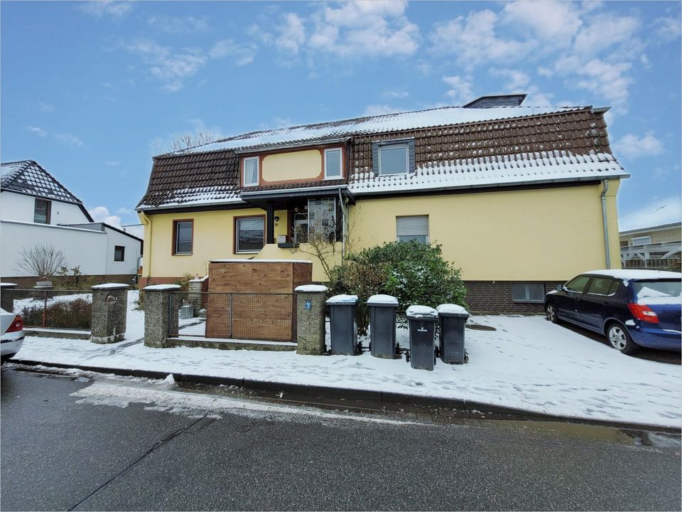 Ein Haus im Haus! Top geschnittene und helle 2-Zimmerwohnung samt Terrasse, Garten und großem Bad! in Wolfsburg