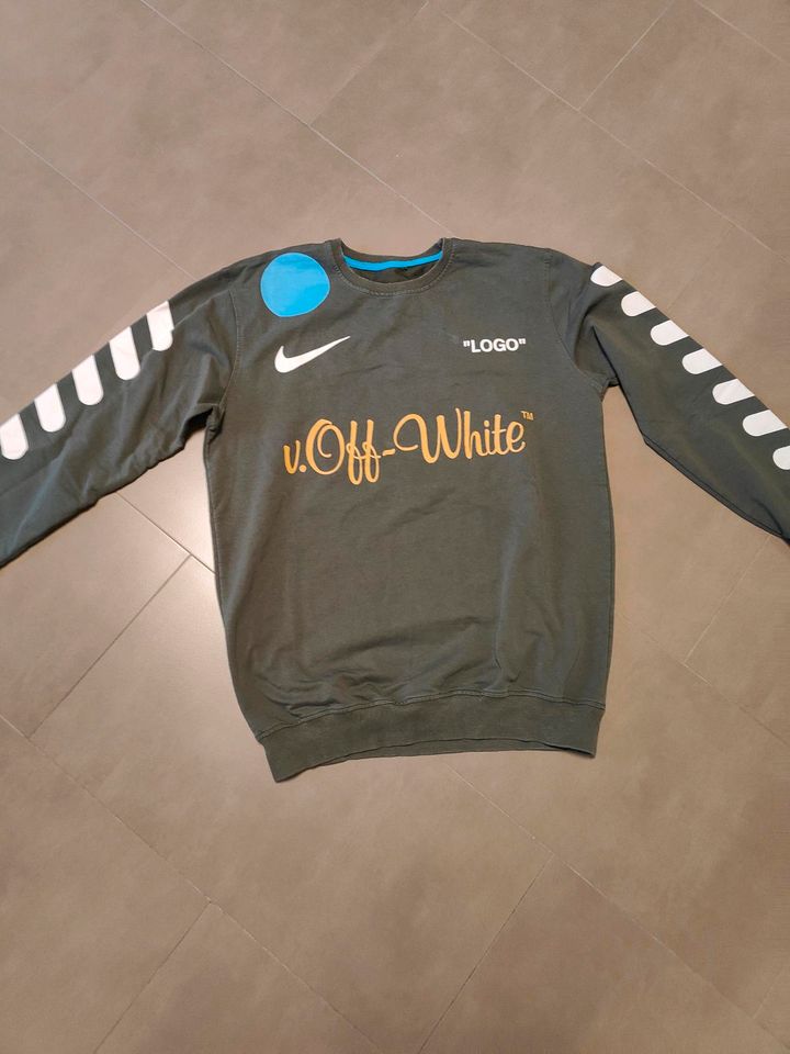 Nike Pullover L in Zwickau