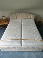 Doppelbett 1,60 x 2,00 mit Kopfteil Lattenrost und Matratzen Kreis Pinneberg - Heist Vorschau