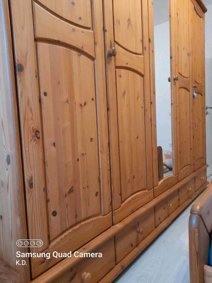 Massivholz Schlafzimmer in Prackenbach
