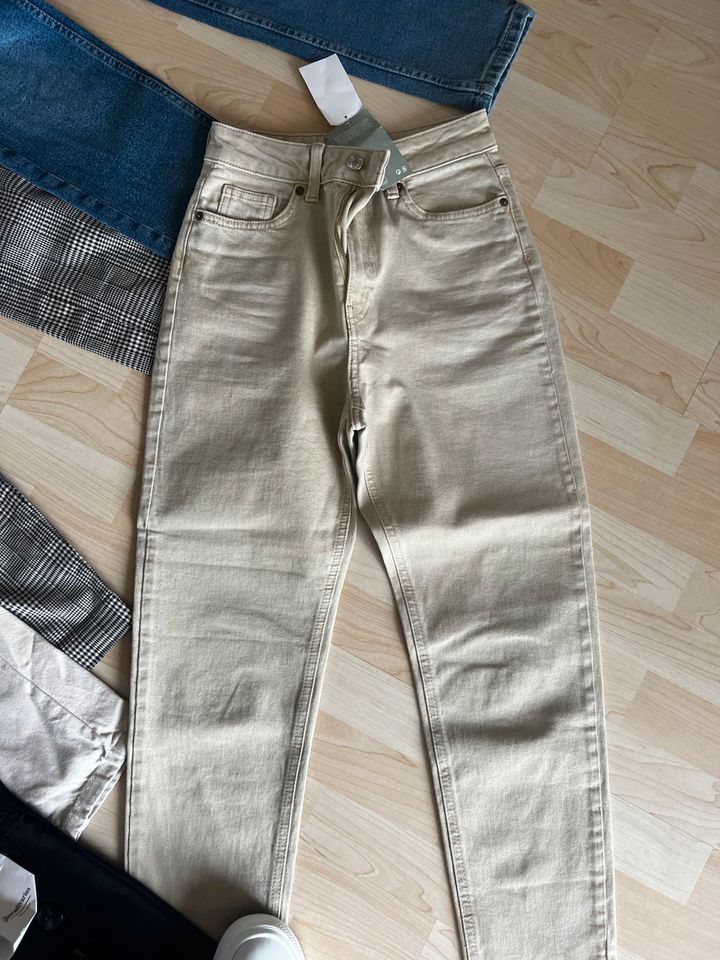Jeans skinny gr Xs 34 high waist Bundfaltenhose high waist Mom in Neuss