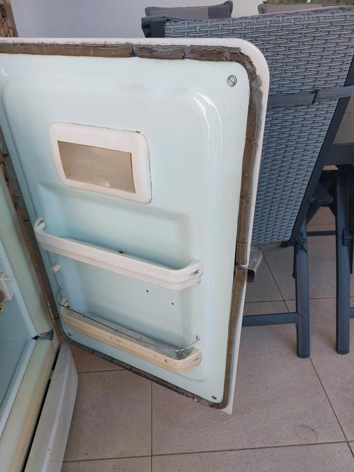 retro vintage Kühlschrank  alt Deko Werkstatt  Garage Siemens in Coswig