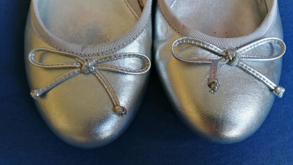 Ballerinas Gr 38 Pesaro Leder silbern in Ratingen