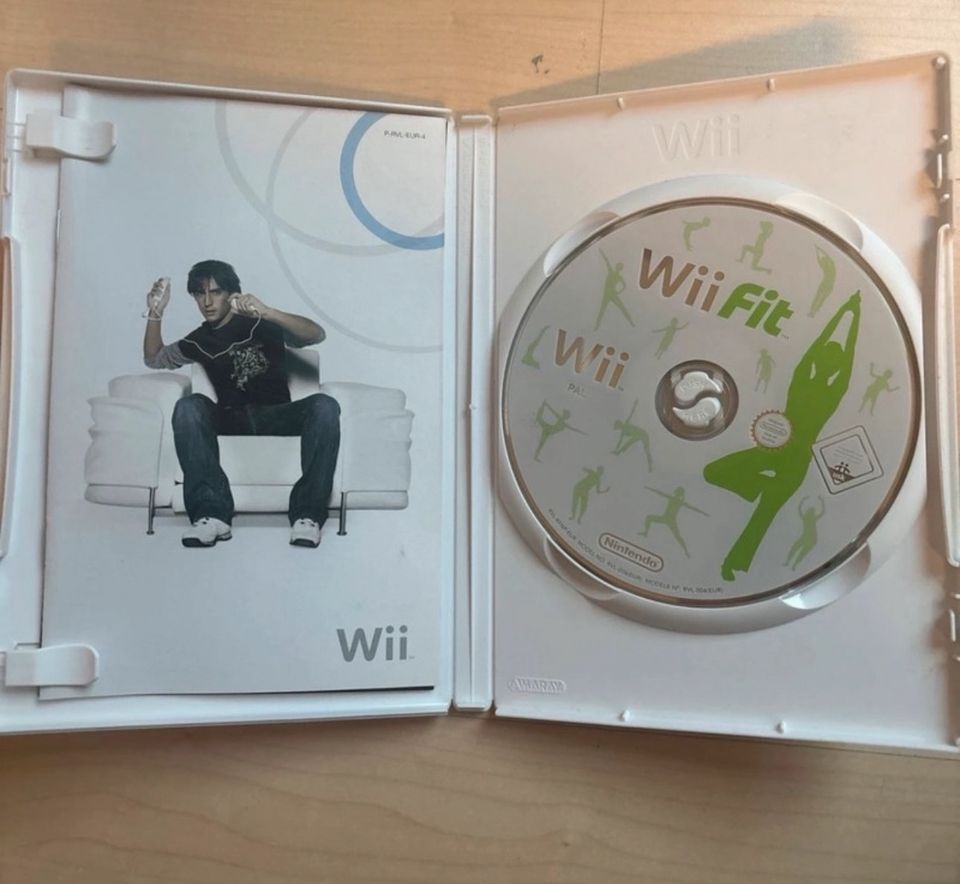 Wii fit Board und spiel in Oberhausen