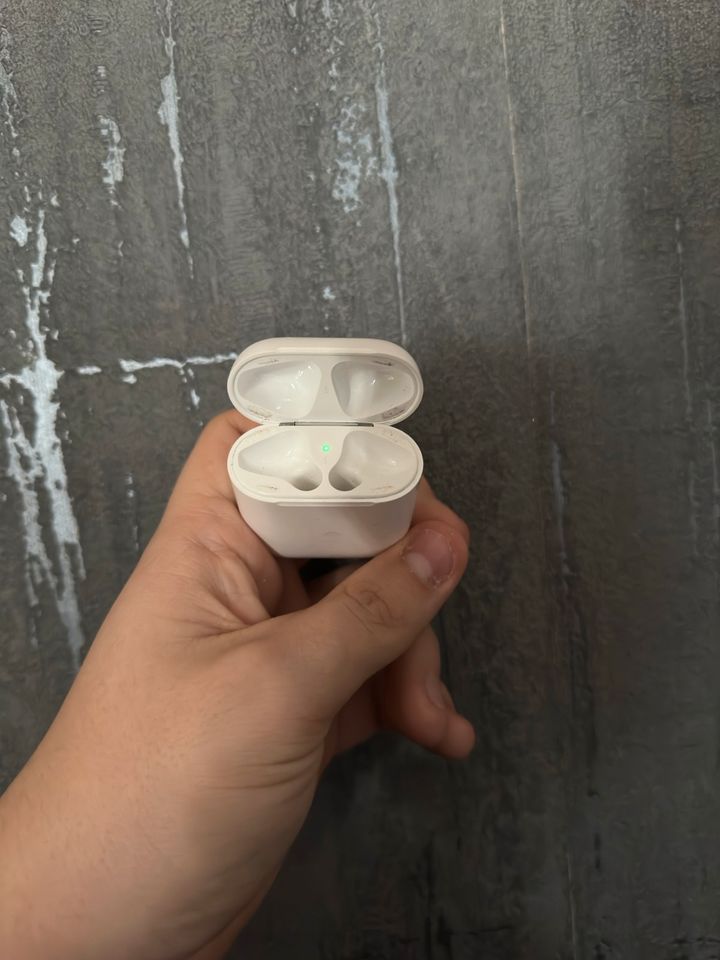 AirPods Ladecase original in Duisburg