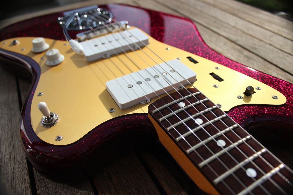 Fender JMascis Jazzmaster Purple Sparkle / Lila in Dortmund