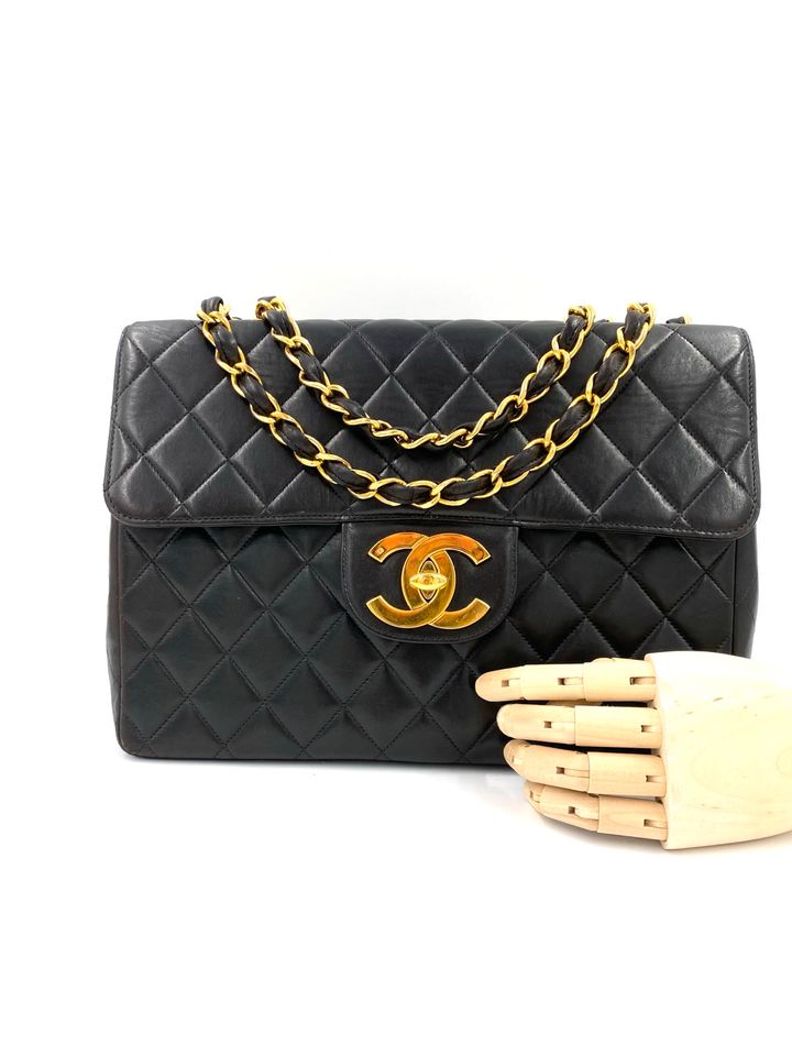 CHANEL Timeless Single Flap Bag Jumbo Lammleder schwarz GHW Tasche Handtasche in München