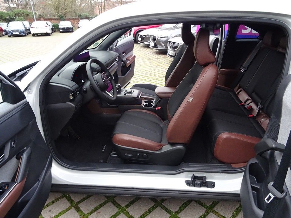 Mazda MX-30 35,5 kWh e-SKYACTIV 145 PS ADI-P in Berlin