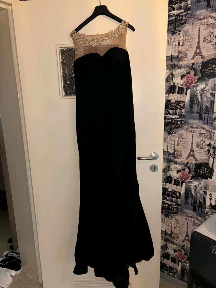 Abendkleid schwarz mit Spitzen in Völklingen