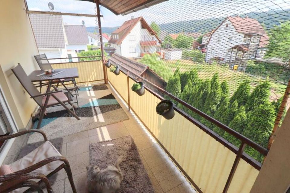 ~Sonnige und familienfreundliche Wohnlage~ Zweifamilienhaus mit drei Garagen und großem Garten in Plüderhausen