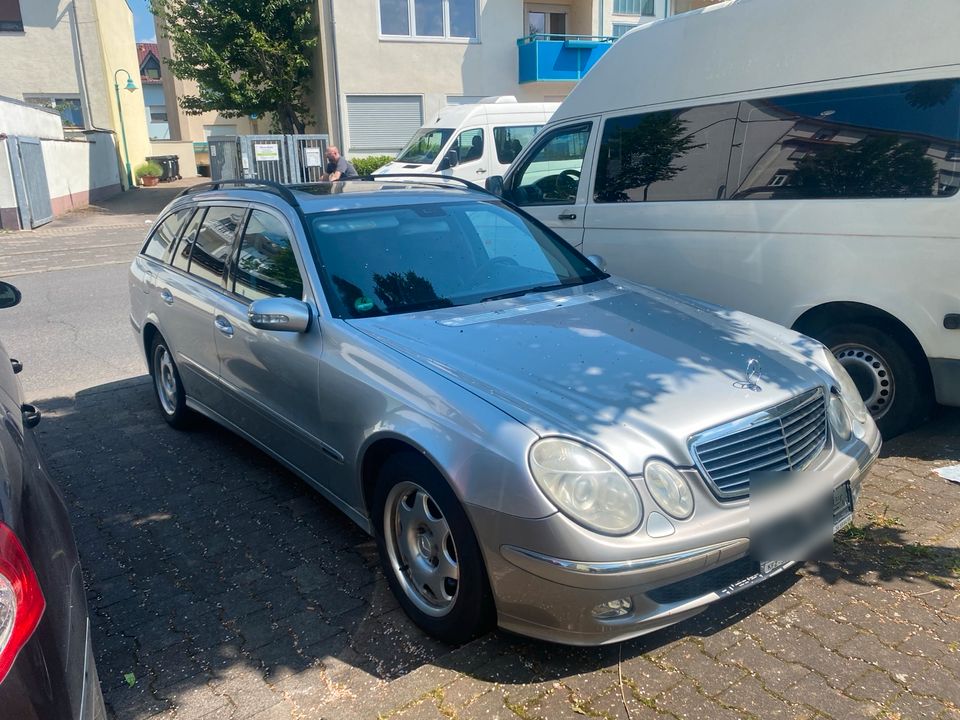 Mercedes E320 T Avantgarde 4 Matic in Frankfurt am Main