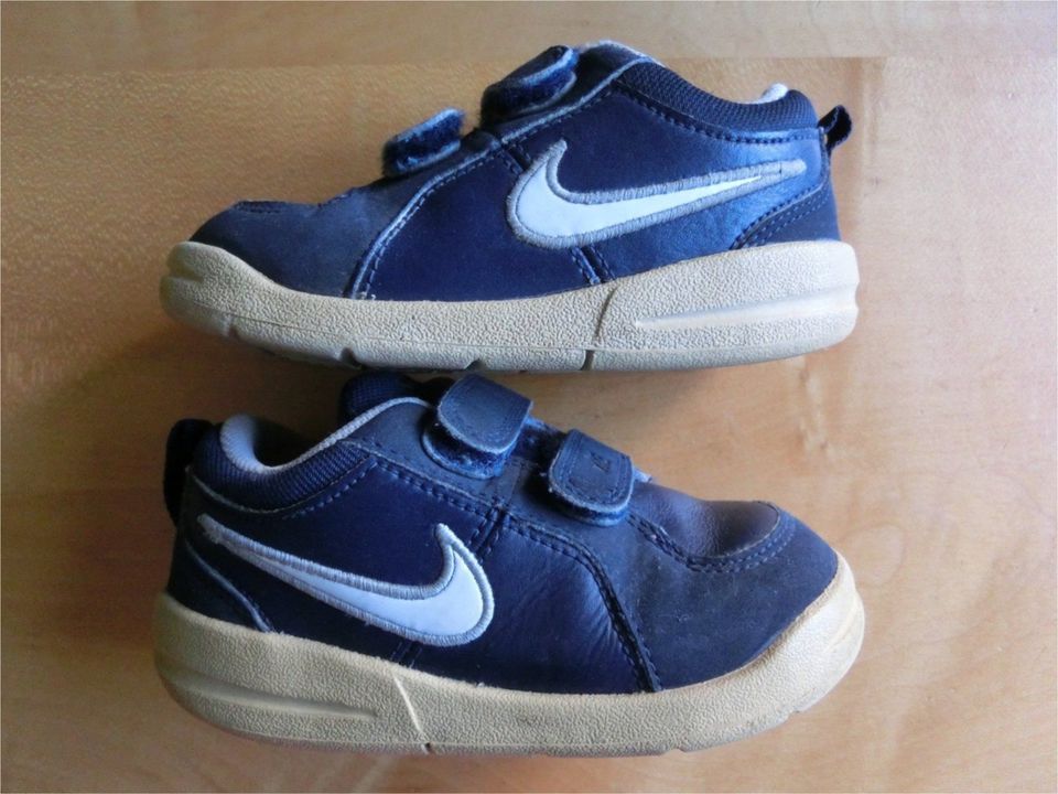 Nike Lederschuhe Turnschuhe Klett Gr. 23,5 blau in Immenstadt