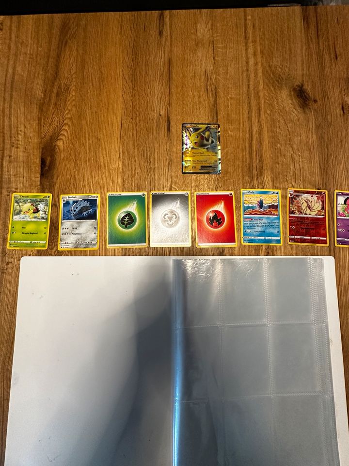 Pokémon Sammelheft inkl. 9 Sammelkarten in Munster