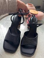 Na-KD Sandalen mit Absatz, Glitzer, schwarz Gr 40 Hannover - Mitte Vorschau