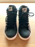 Nike Damen Sneaker Schwarz Gr. 37,5 NEU Niedersachsen - Ritterhude Vorschau