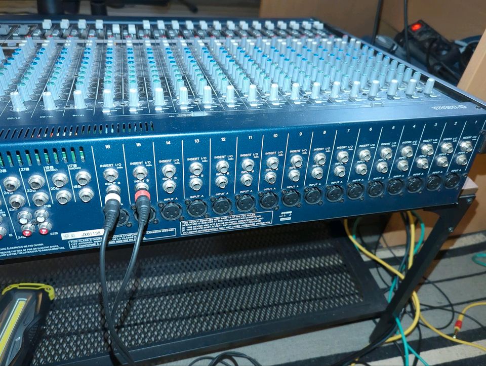 Yamaha MG24/14 fx Mixer in Stapelfeld