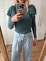 Zara Shirt Rüschen Volant Gr. S petrol Hessen - Eschborn Vorschau