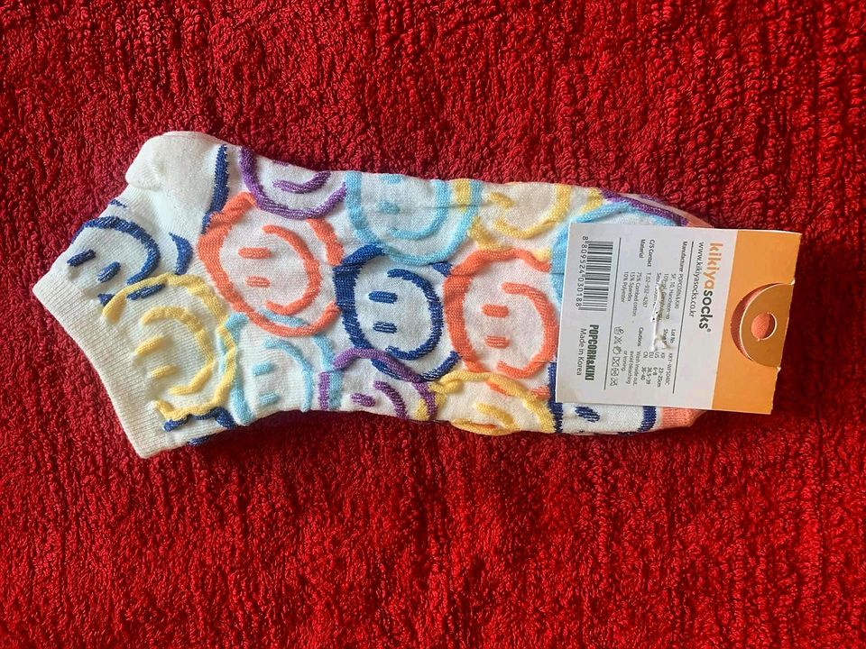 2 NEUE Paar Socken im koreanischen Stil Größe 23 / 25 cm. in Leimersheim