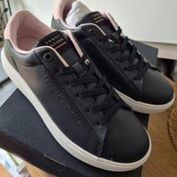 Neue Tommy Hilfiger Schuhe Sneaker Gr. 40 Bayern - Gilching Vorschau