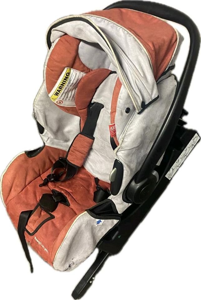 Kindersitz/ Babyschale mit isofix in Trossingen